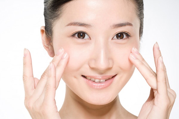 Mát xa da mặt – chìa khóa cho làn da trẻ trung